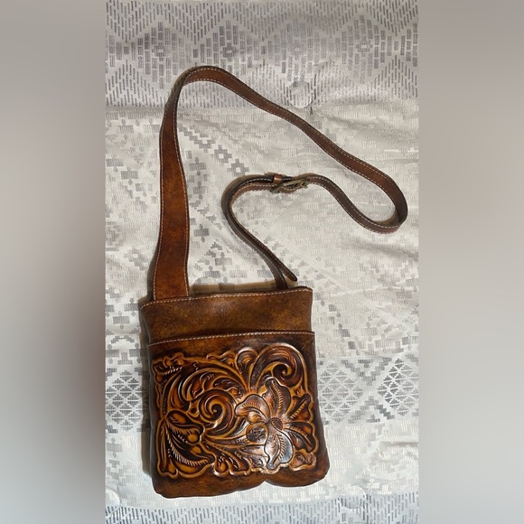 EUC Patricia Nash Granada Tooled Italian Florence Leather Purse Sling Crossbody - Picture 1 of 11